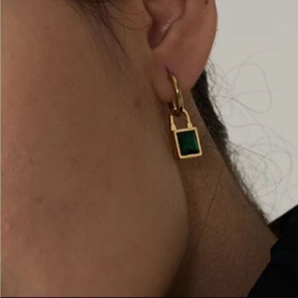#18 Emerald Green Gemstone Hoop Earrings - Picture 7 of 10